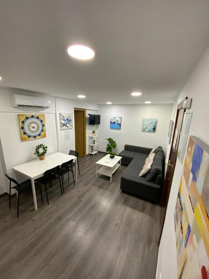 Goya Apartamentos Malaga Exterior photo